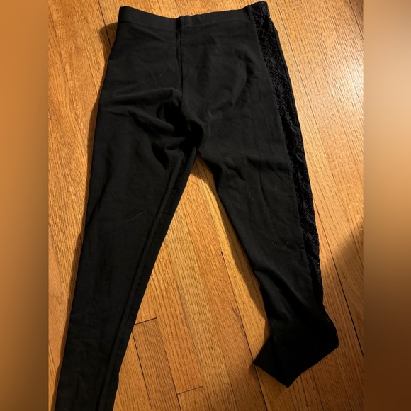 VS Yoga Pants with Lace on sides - Picture 5 of 5